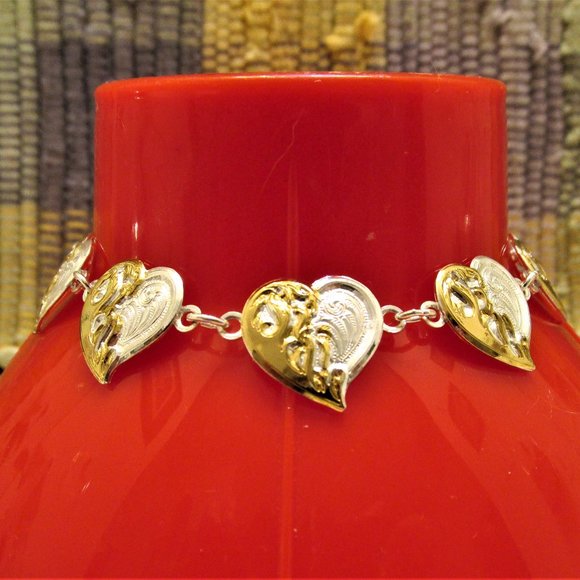 Bracelet of Hearts - Picture 1 of 6